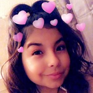 Meet your Posher, Esmeralda